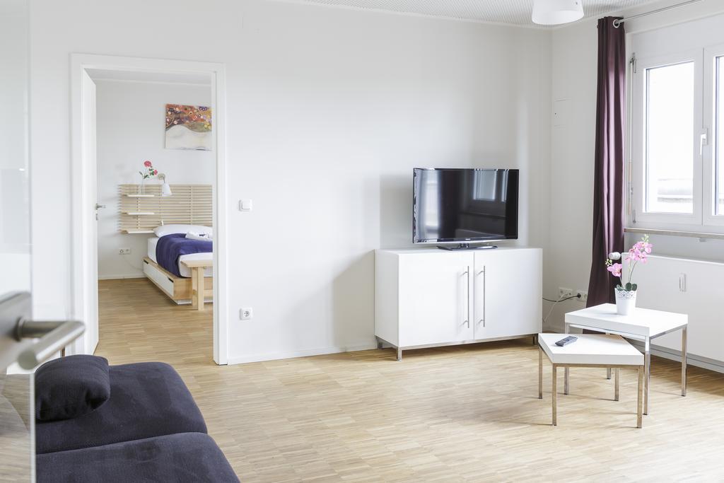 Nonstop Hotel Augsburg - Ubernacht - Hostelhotelhome Dış mekan fotoğraf